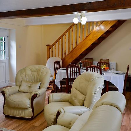 The East Wing At Grove Hall Bodfari 외부 사진